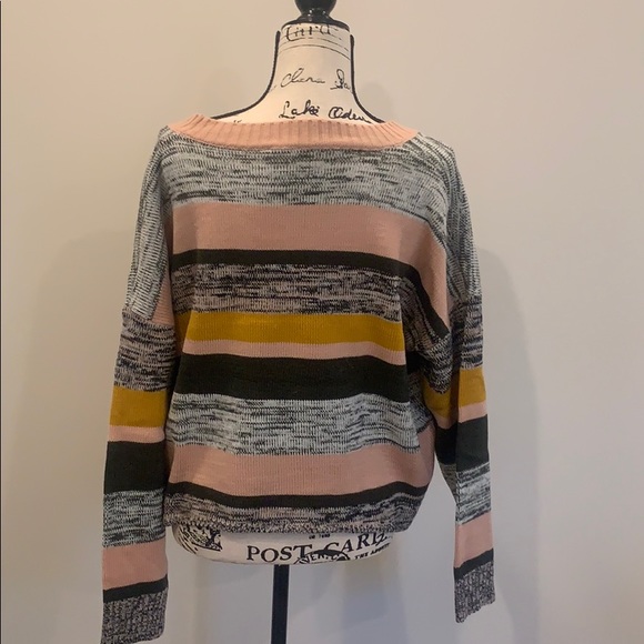 Brand New VICI Crop V-Neck Sweater - Picture 2 of 8